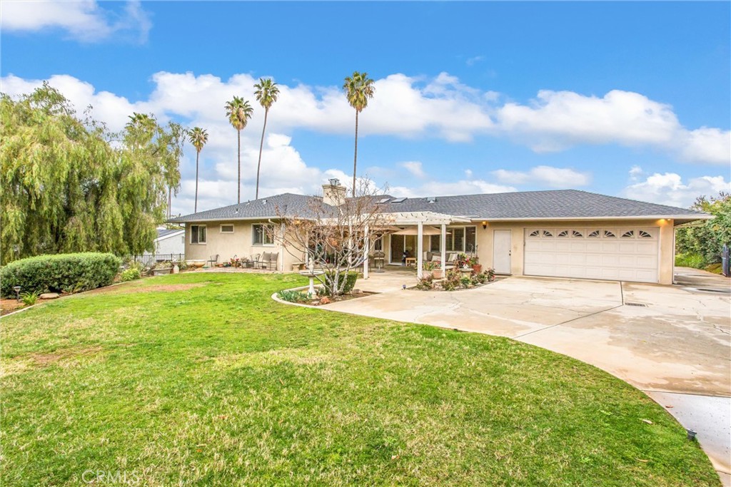 445 W Sunset Drive