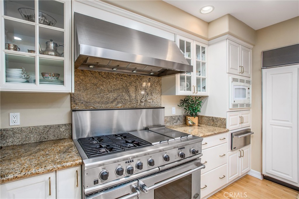 445 W Sunset Drive