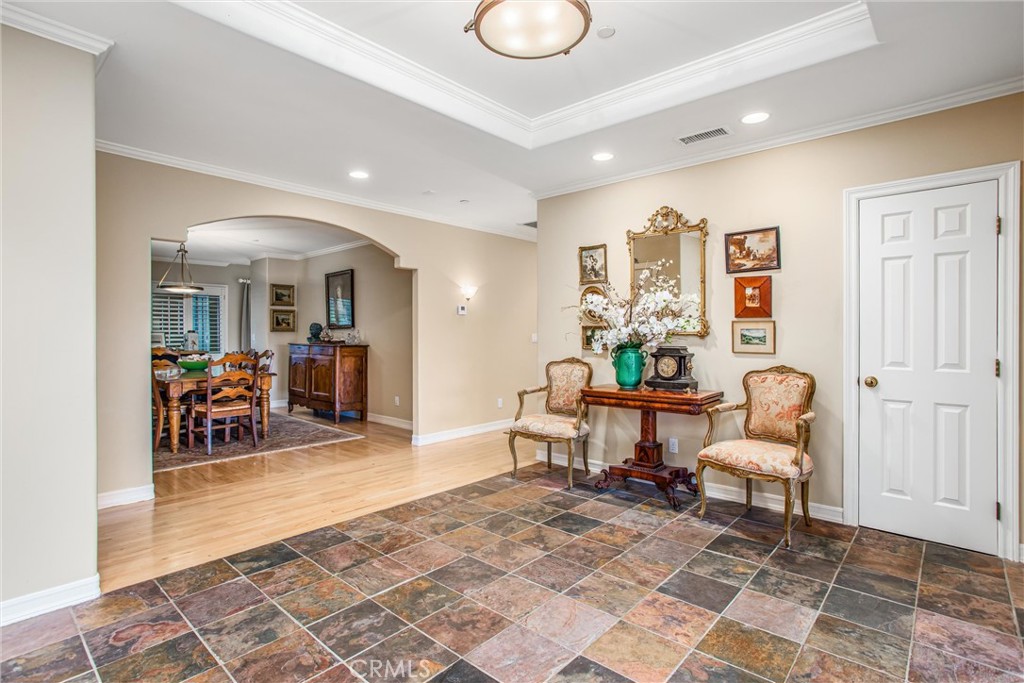 445 W Sunset Drive