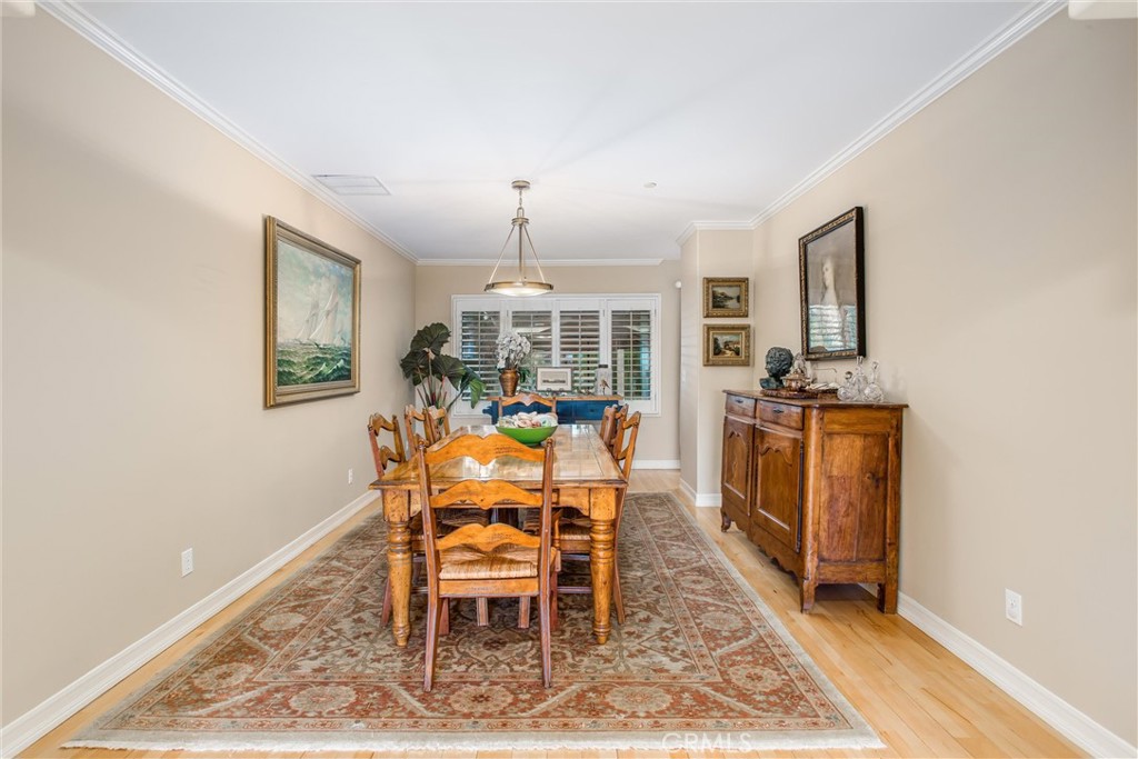 445 W Sunset Drive