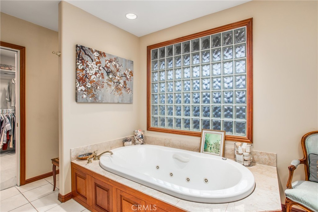445 W Sunset Drive
