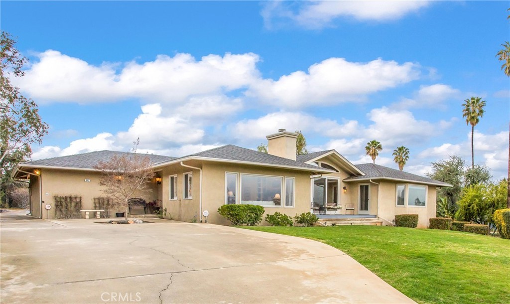 445 W Sunset Drive