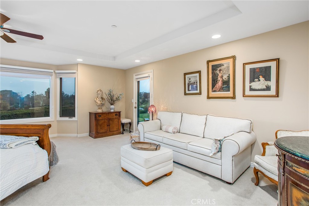445 W Sunset Drive