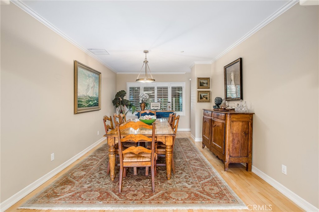 445 W Sunset Drive