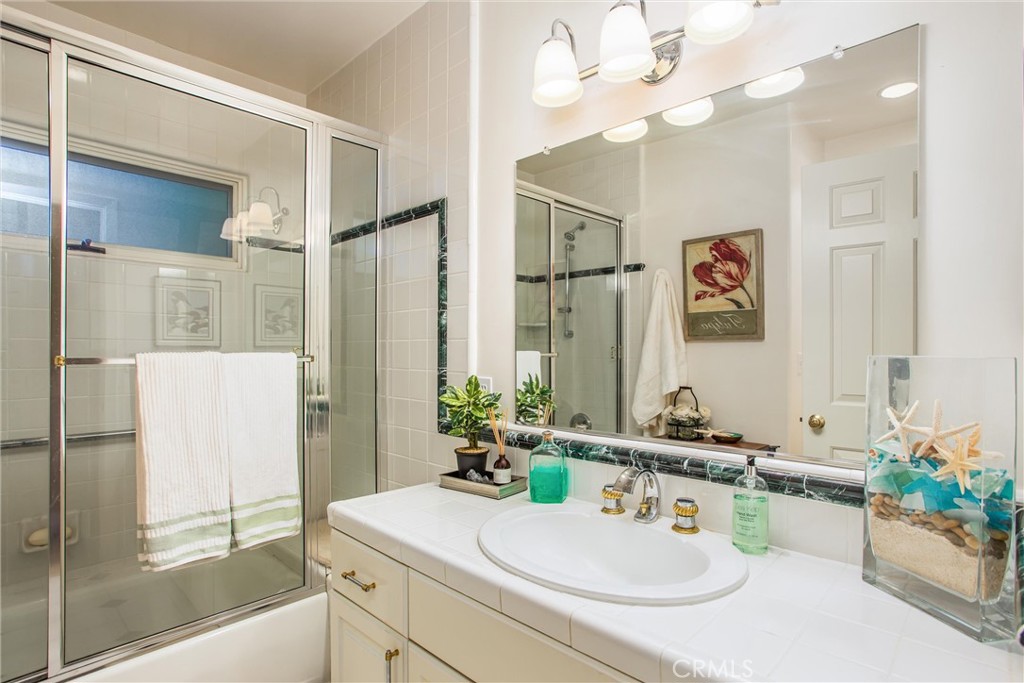 445 W Sunset Drive