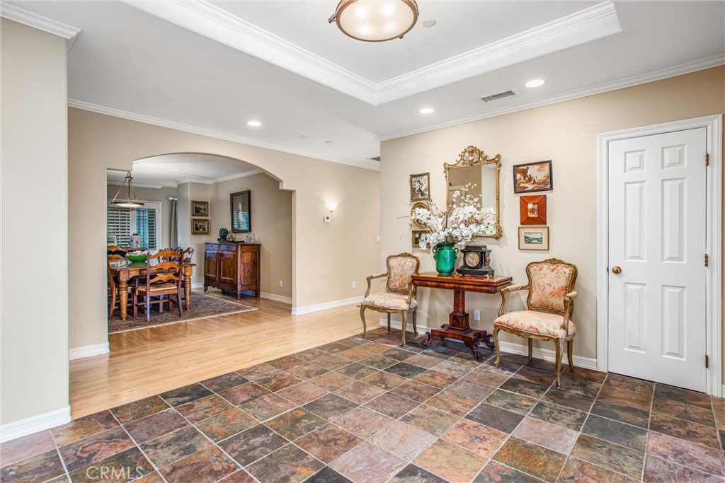 445 W Sunset Drive