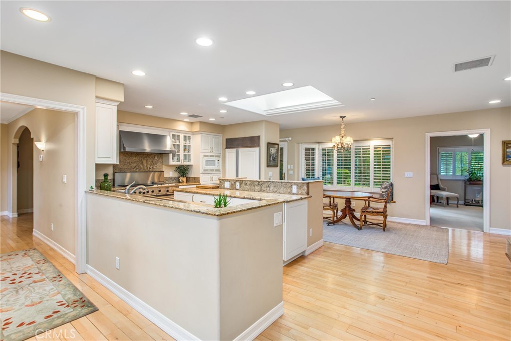 445 W Sunset Drive