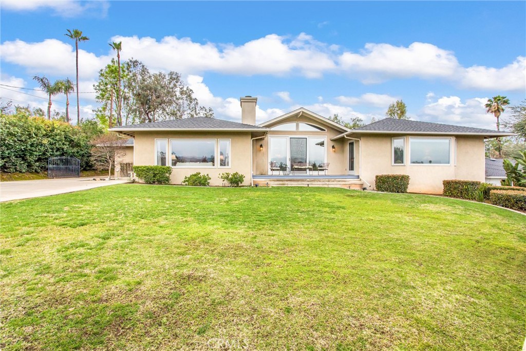 445 W Sunset Drive