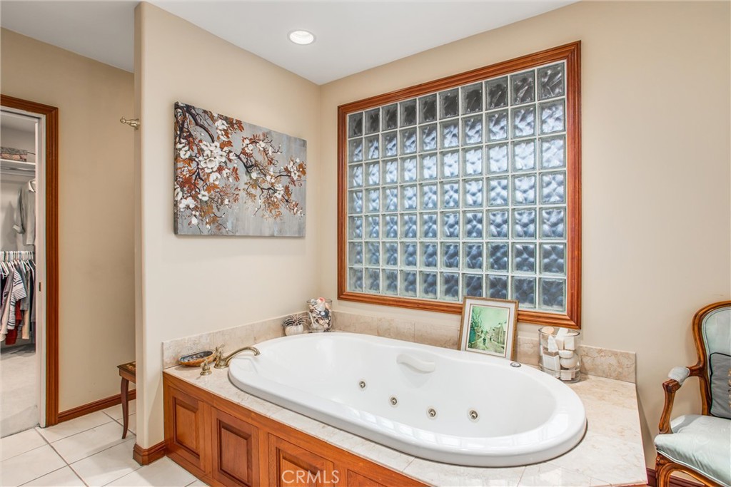 445 W Sunset Drive