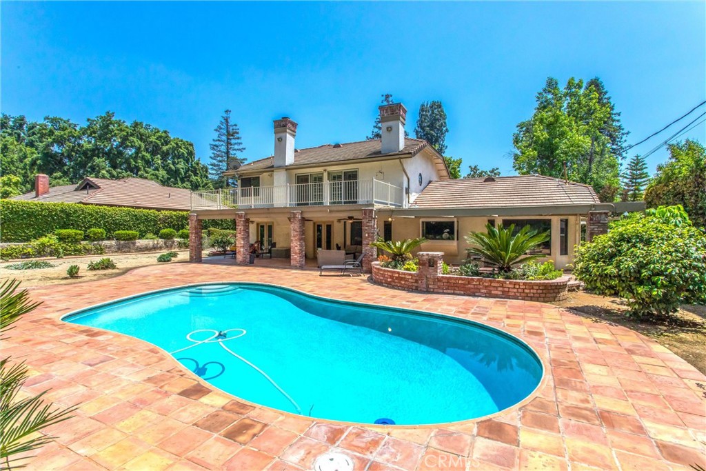639 Valley View Drive