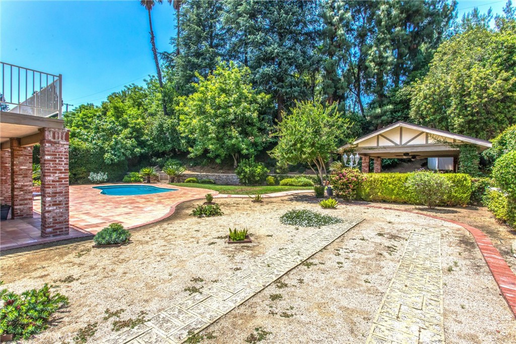 639 Valley View Drive