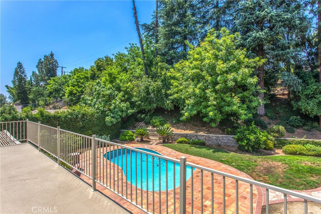 639 Valley View Drive