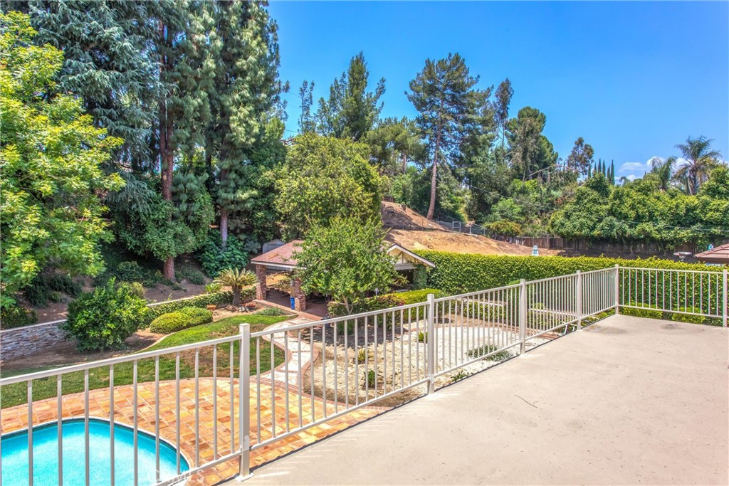 639 Valley View Drive