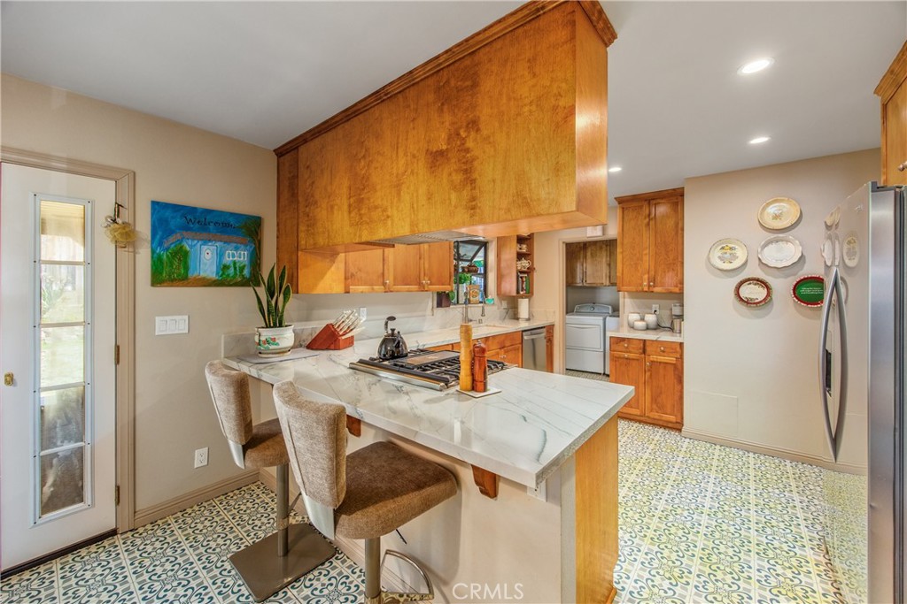 384 Sandalwood Drive