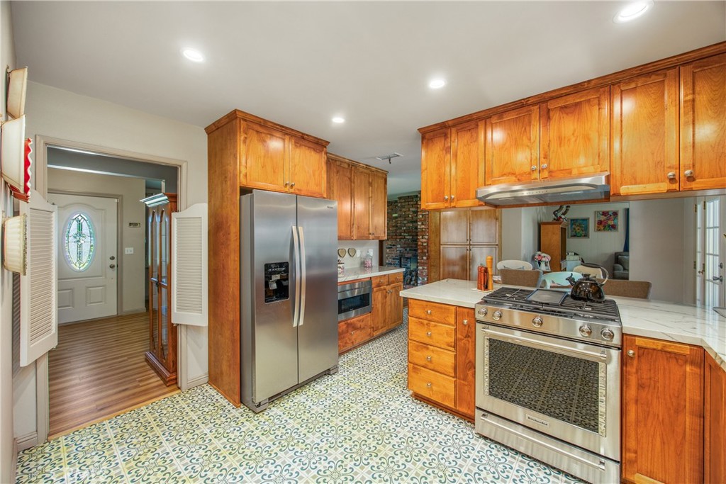 384 Sandalwood Drive