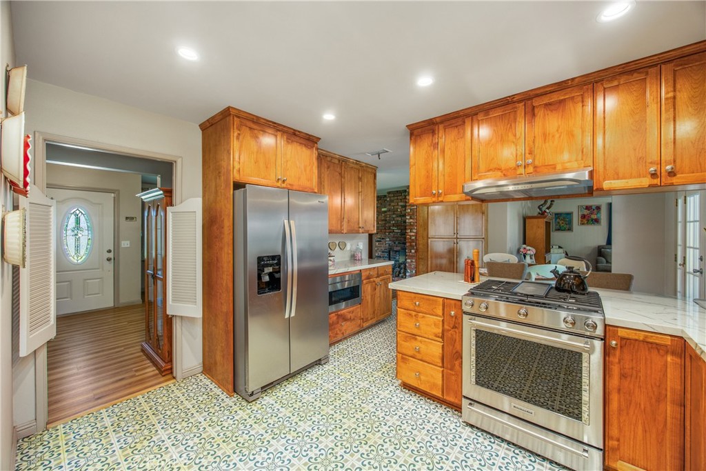 384 Sandalwood Drive