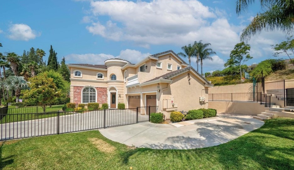 211 Franklin Avenue