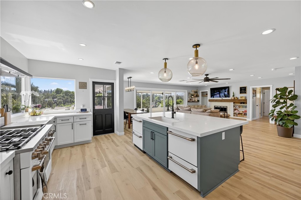608 Via Vista Drive
