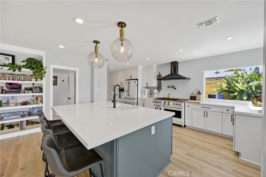 608 Via Vista Drive