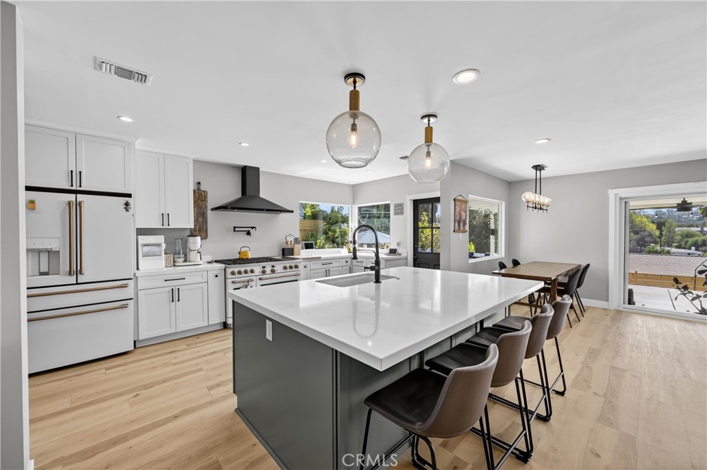 608 Via Vista Drive