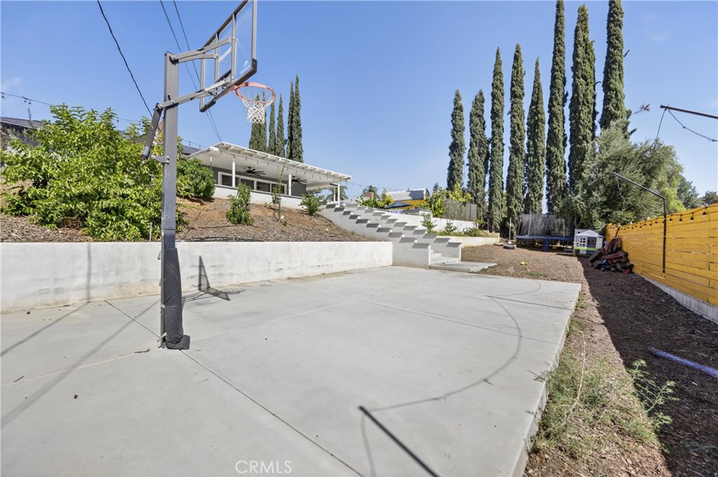 608 Via Vista Drive