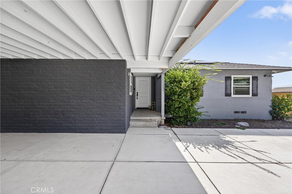 608 Via Vista Drive