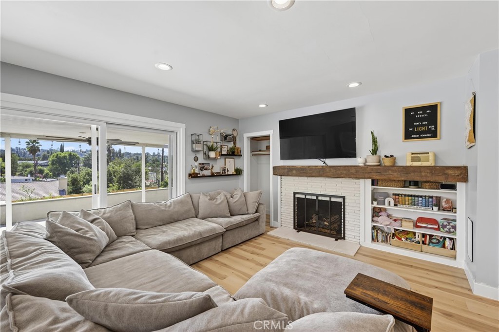 608 Via Vista Drive