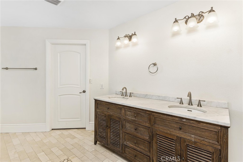 1608 Smiley Ridge