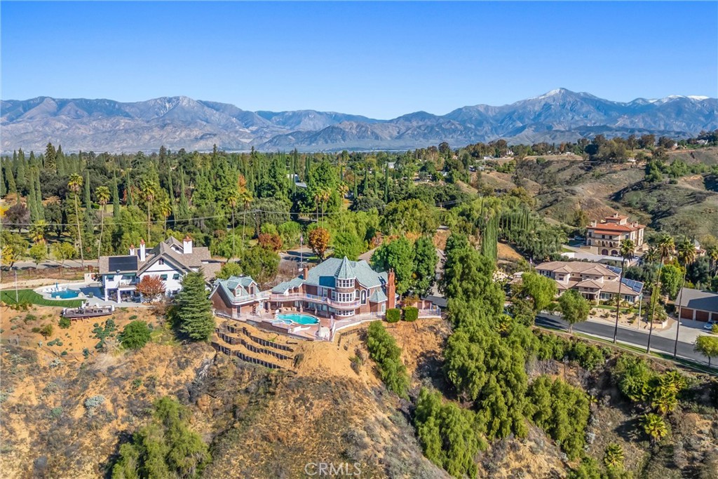 1608 Smiley Ridge