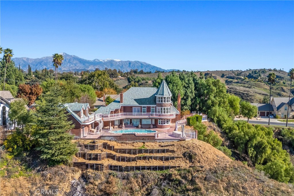 1608 Smiley Ridge
