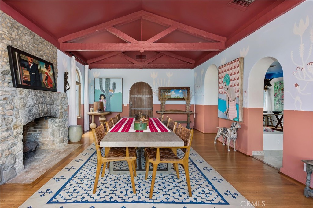 294 W Crestview Drive