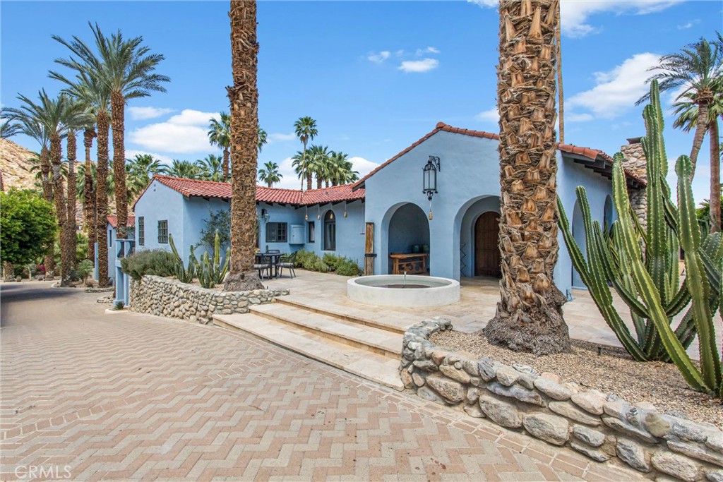 294 W Crestview Drive