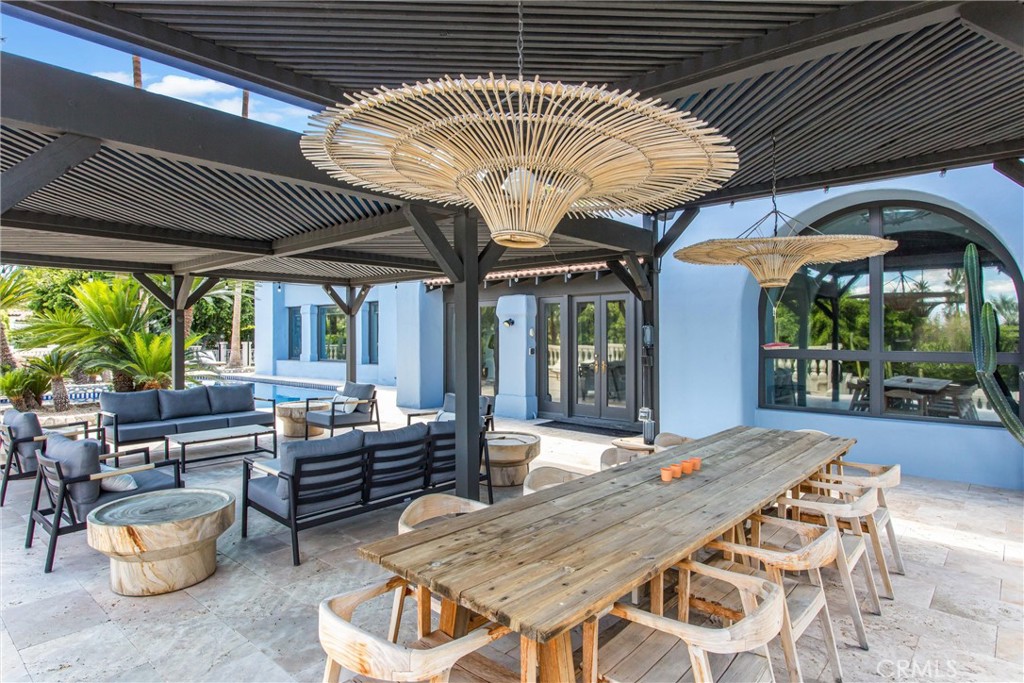 294 W Crestview Drive