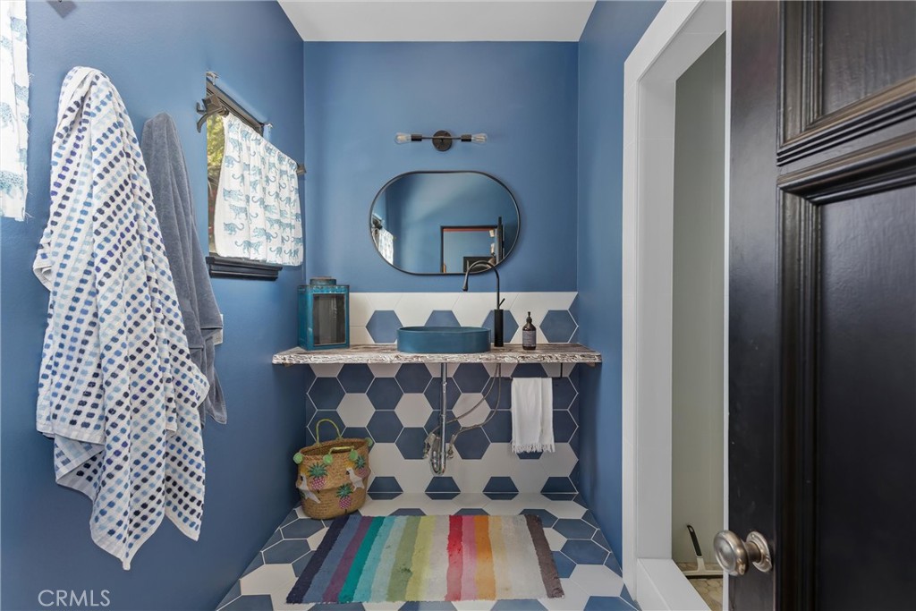 294 W Crestview Drive