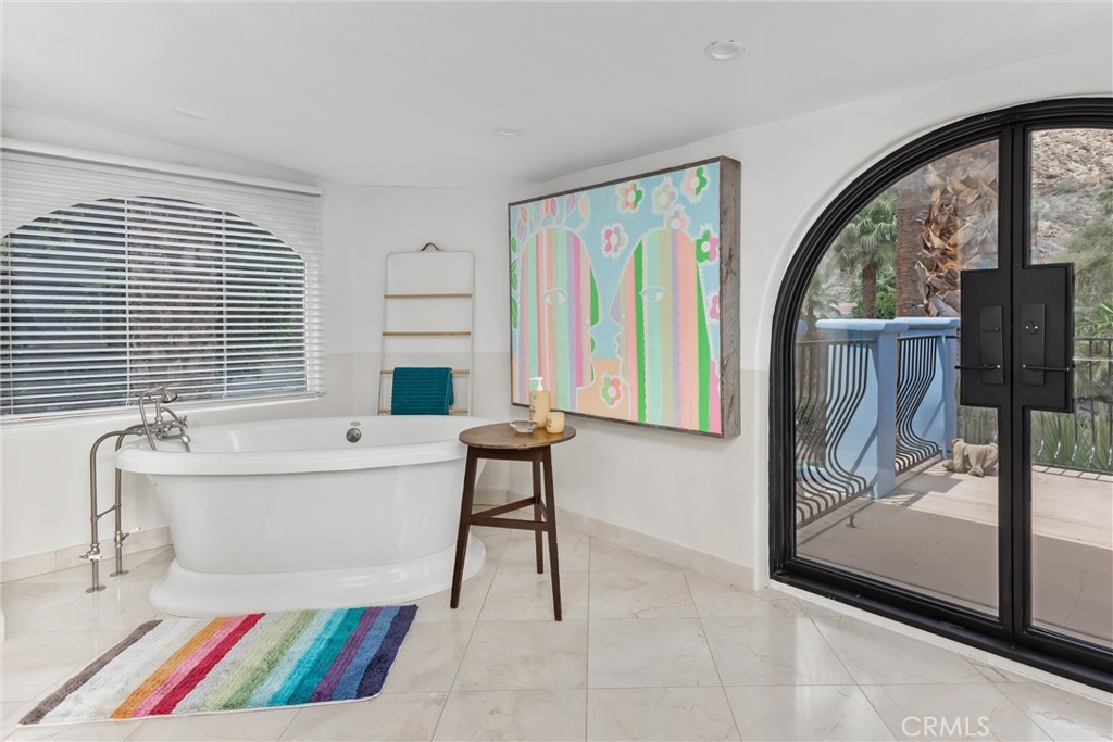 294 W Crestview Drive