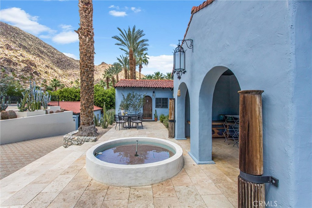 294 W Crestview Drive