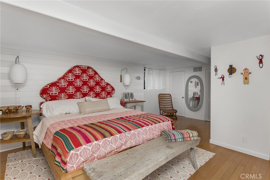 294 W Crestview Drive