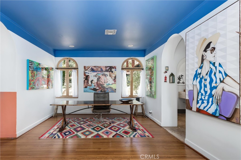 294 W Crestview Drive