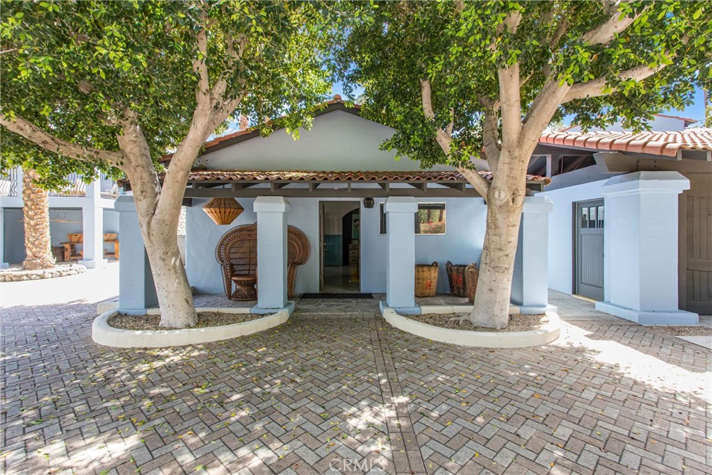 294 W Crestview Drive