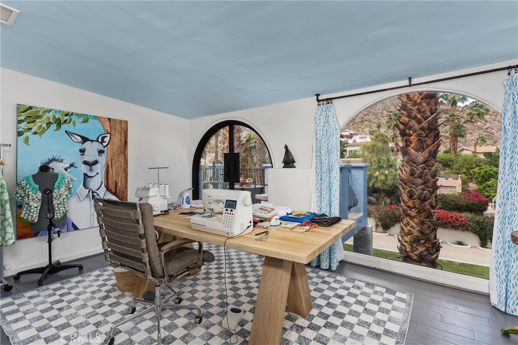 294 W Crestview Drive