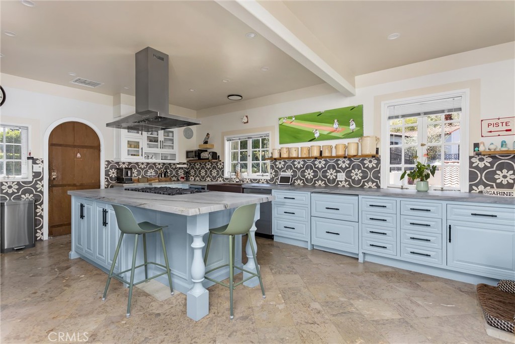 294 W Crestview Drive