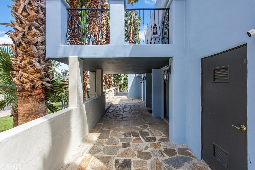 294 W Crestview Drive