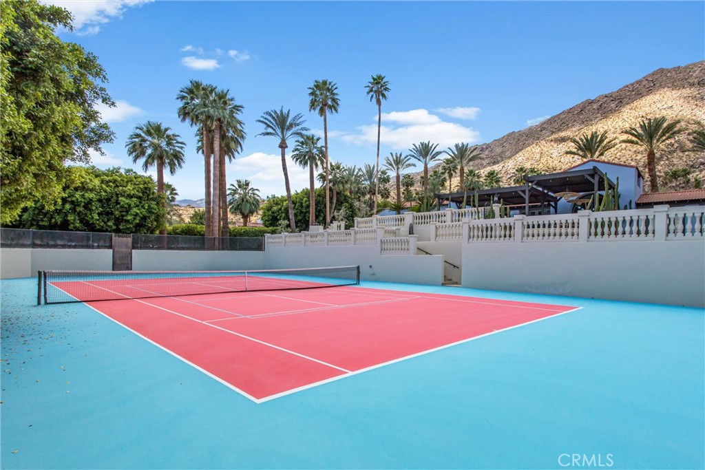 294 W Crestview Drive