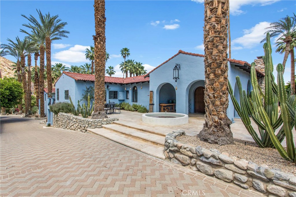 294 W Crestview Drive