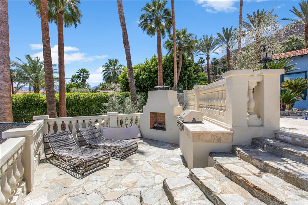 294 W Crestview Drive