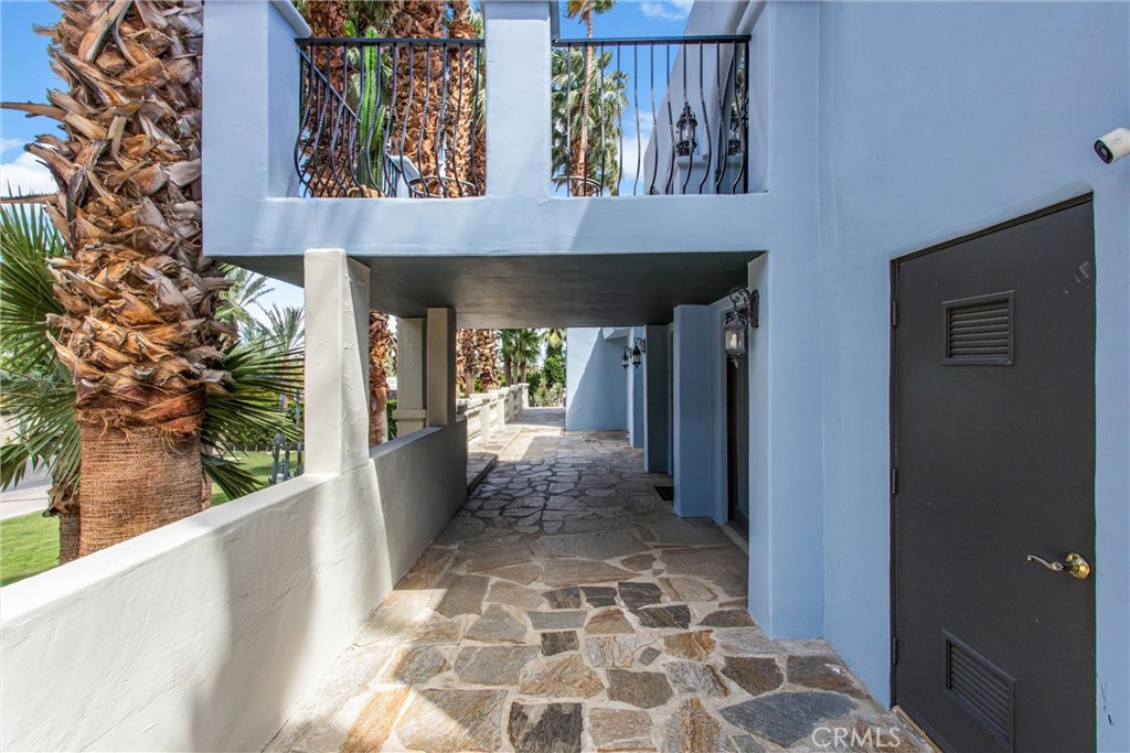 294 W Crestview Drive