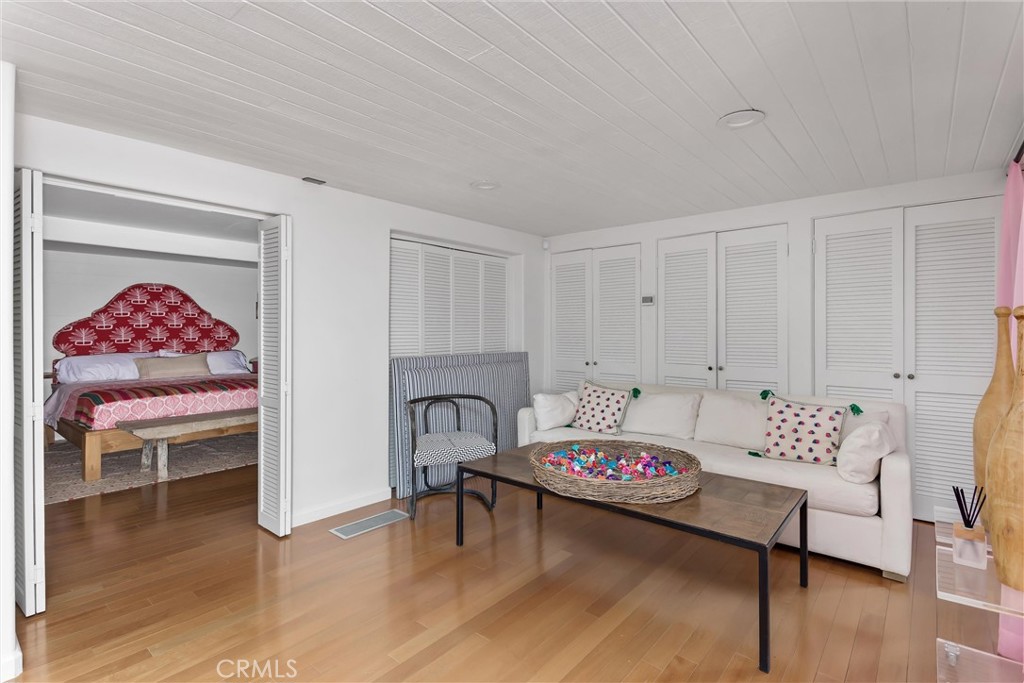 294 W Crestview Drive