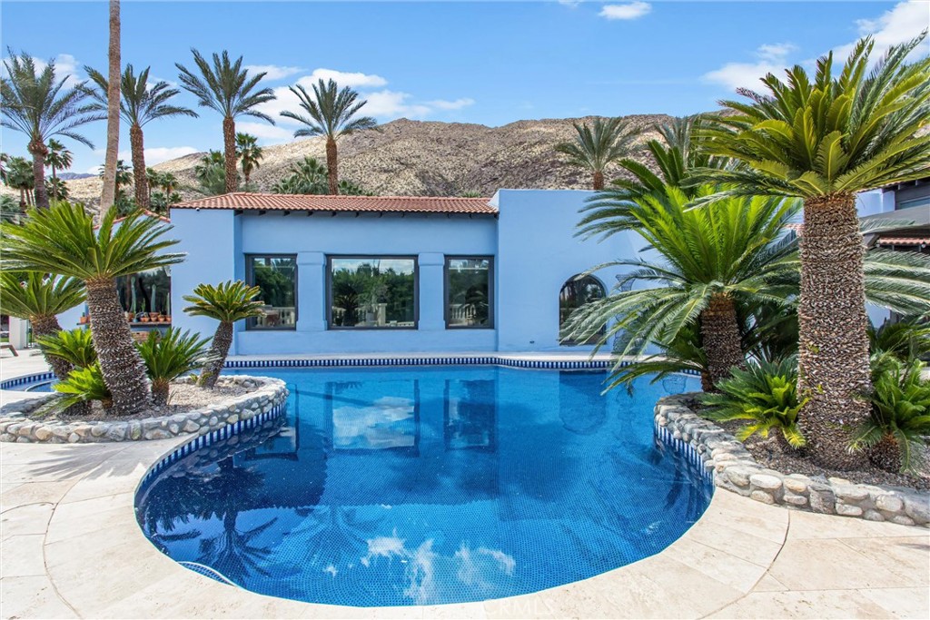 294 W Crestview Drive