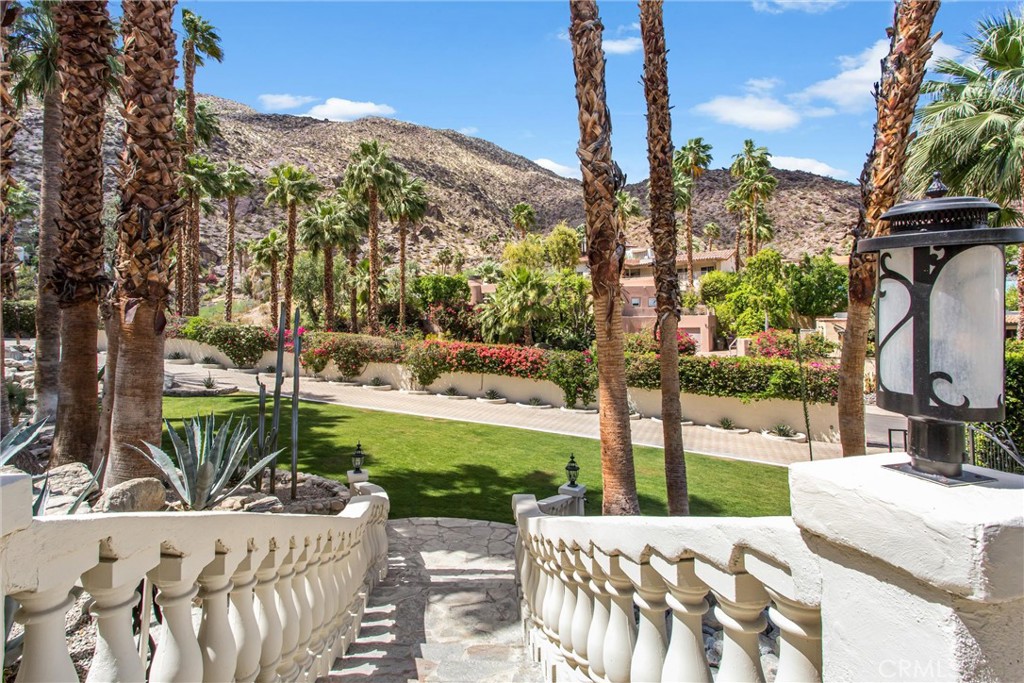 294 W Crestview Drive