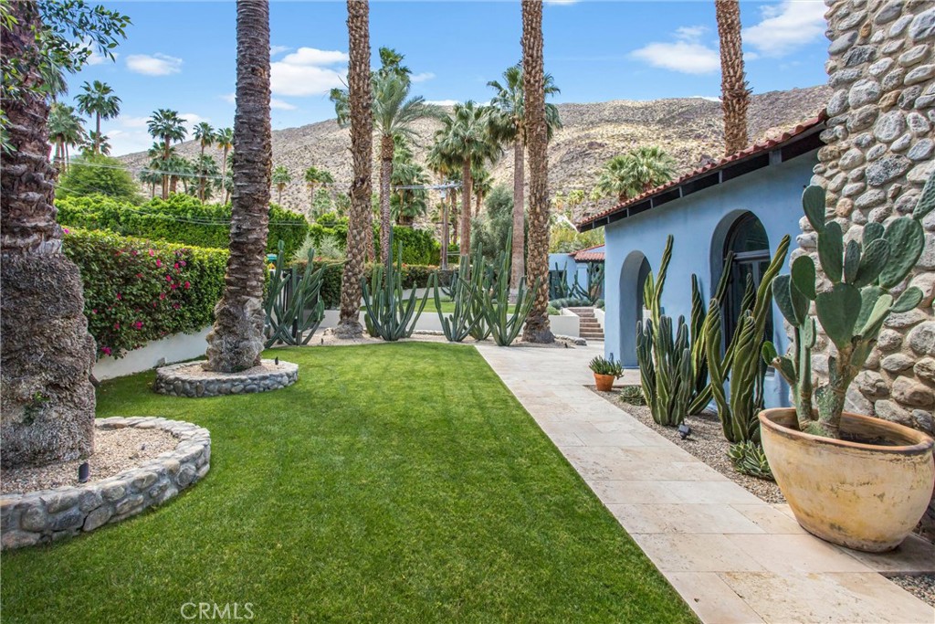 294 W Crestview Drive